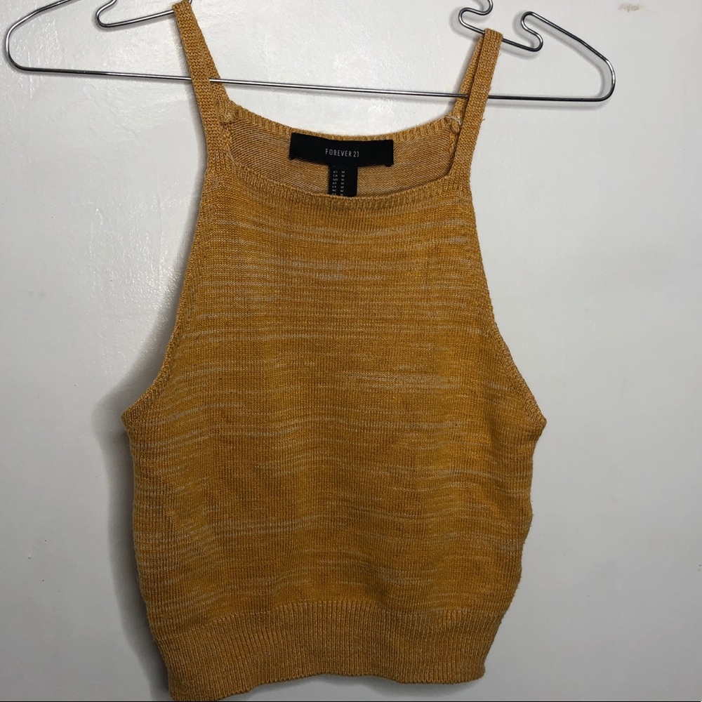 Women crop top